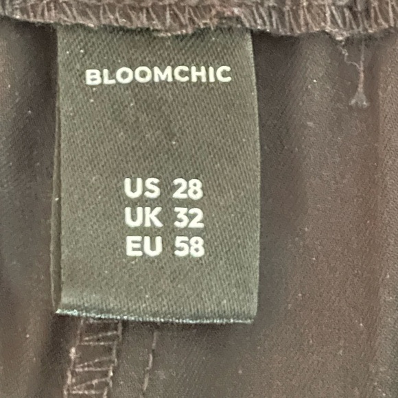 BloomChic Black Ankle Length Elastic Waist Women's Pants - Picture 9 of 11